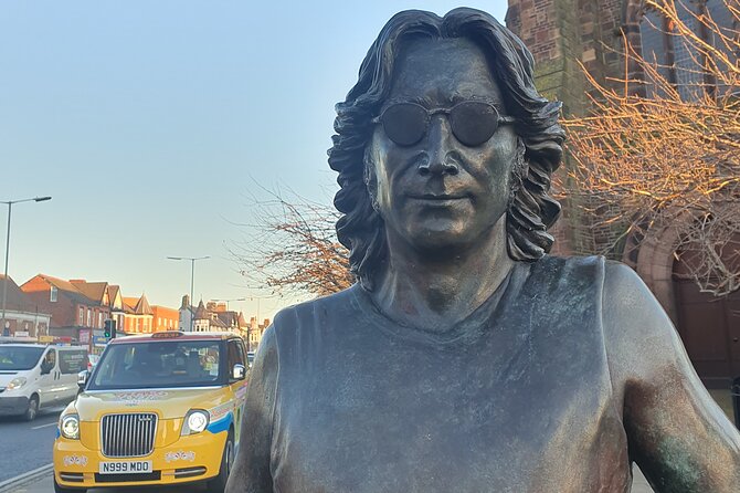 Mad Day Out Beatles Taxi Tours in Liverpool, England - Getting Great Photos and Hearing Every Story