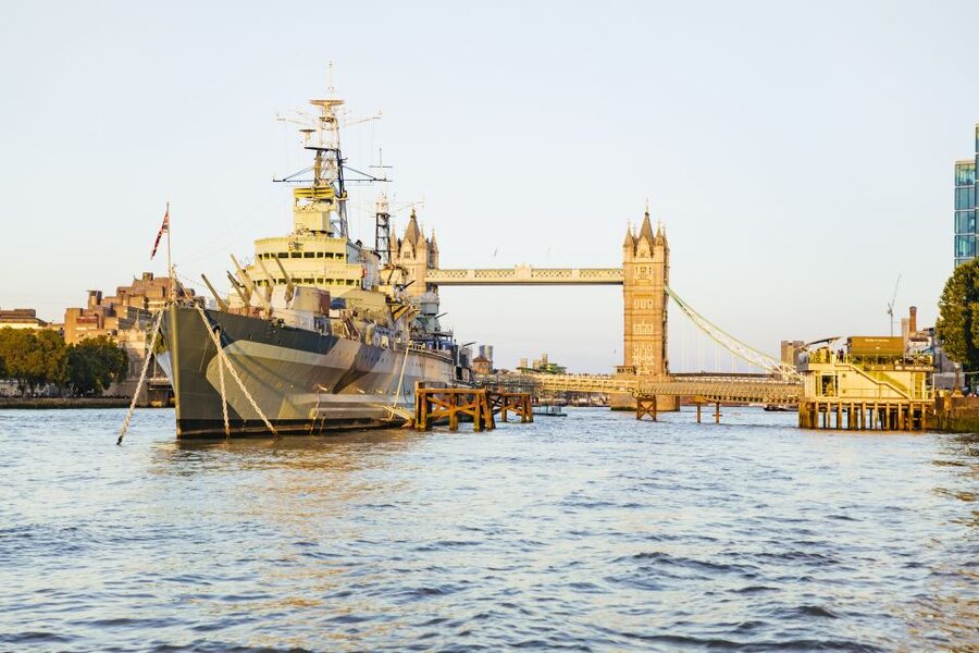 Magical London: Harry Potter Guided Walking Tour - Golden Hinde, Winchester Palace, and the Clink Prison Museum: London Corners With Real Edges