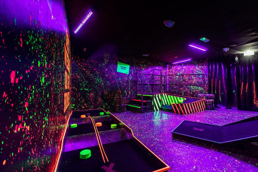 Manchester: Junkyard Golf Club Tickets for 9 or 18 Holes - Bars on site: how to fit a cocktail without derailing your round