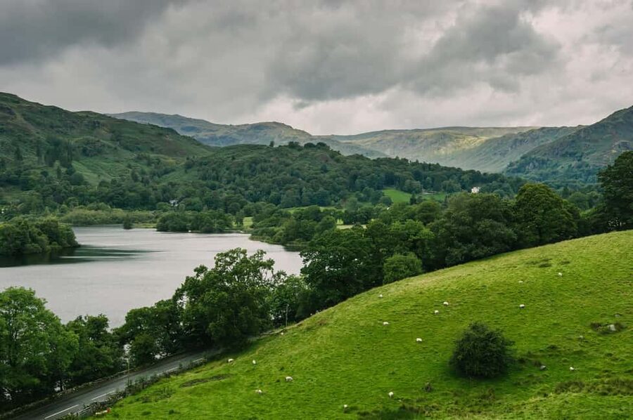 Manchester: Lake District Tour with Lake Cruise & Train Ride - Bowness-on-Windermere: your lakeside base for photos and snacks