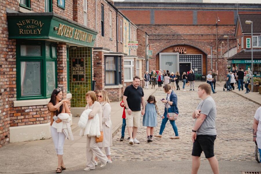 Manchester: The Coronation Street Experience - The exhibition beyond the cobbles: costumes, props, and replica sets