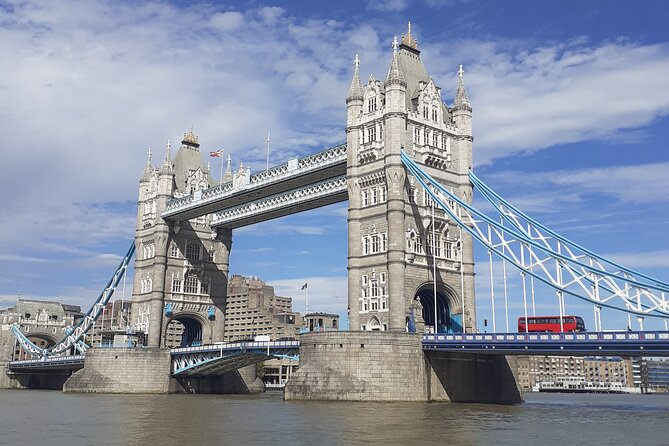 Medieval History Walking Tour from The Tower of London - Tower Hill to the Tower of London, 900 years in one view