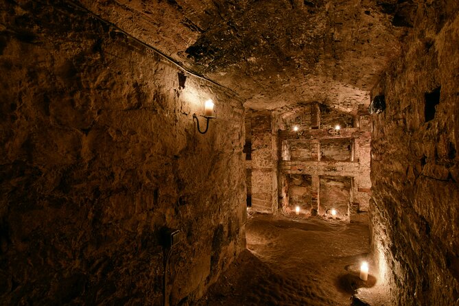 Multi-Sensory Night Walking Tour with Haunted Vaults in Edinburgh - Start at Mercat Cross: The Mood Gets Set Fast