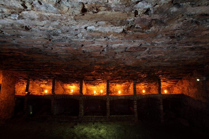 Multi-Sensory Night Walking Tour with Haunted Vaults in Edinburgh - Royal Mile Stop: Gallows Sounds and Cold Air Attention