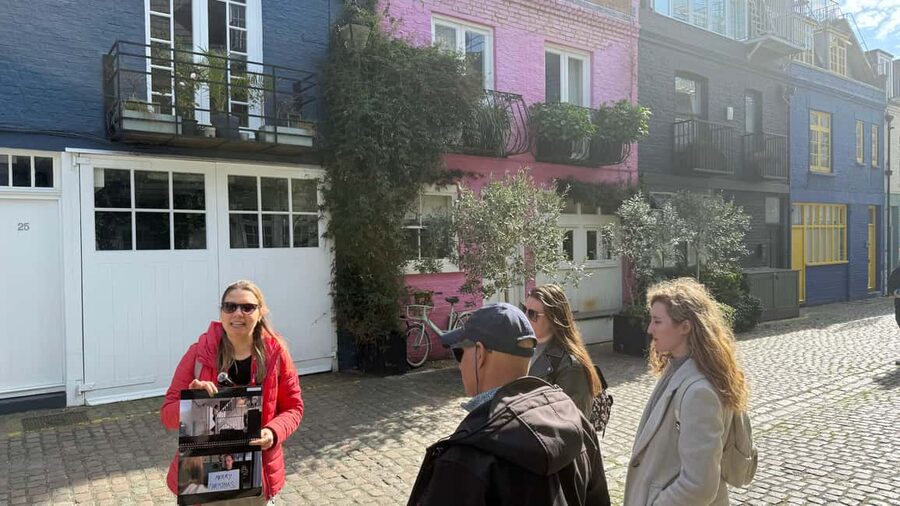 Notting Hill Walking Tour - Finding Notting Hill Gate and Getting Your Bearings Fast