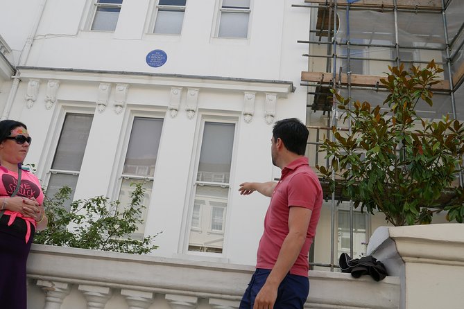 Notting Hill Walking Tour for Small Groups - Travel Bookshop Exterior and Love Actually Stops You Can Spot in Motion
