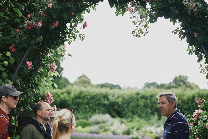 Notting Hill Walking Tour with Cream Tea - Kensington Gardens: Princess Diana’s Sunken Garden Memorial