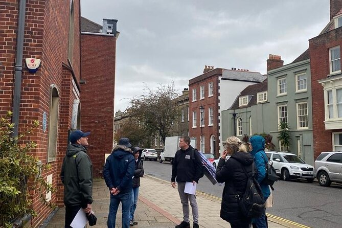 Old Portsmouth Historical Walking Tour - an infernal den of Diabolical Demons - Group Size and the Guide Style: Small, Funny, and Focused