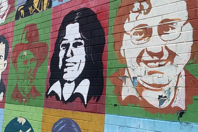 Original Drivers Belfast Taxi/Cab Tour 2 hour private adventure - Divis Street International Mural Wall: changing political art with global themes