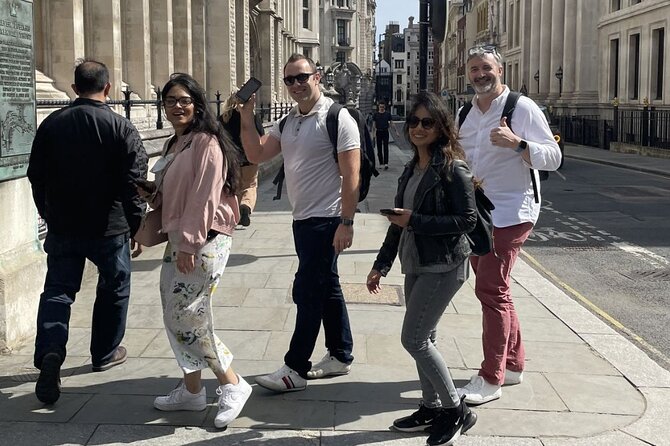 Outdoor Adventure Game in London - Bloomsbury: the calm neighbor where you solve faster than you think