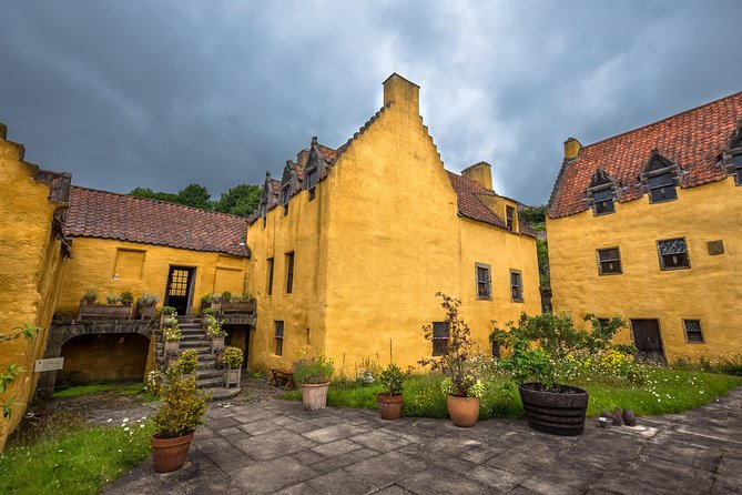 Outlander Film Locations Day Trip from Edinburgh - Falkland for the Inverness Set Look: Free Time to Read the Details
