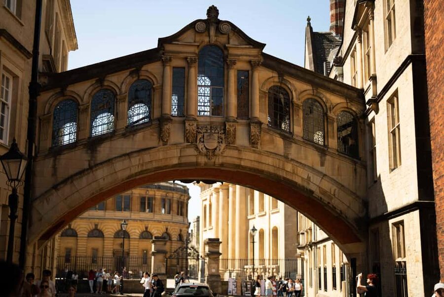 Oxford: Alumni-Led Walking Tour w/New College Entry Option - FAQ