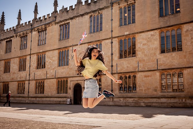 Oxford and Traditional Cotswolds Villages Small-Group Day Tour from London - Getting to Oxford: the 16-seat coach ride you actually want