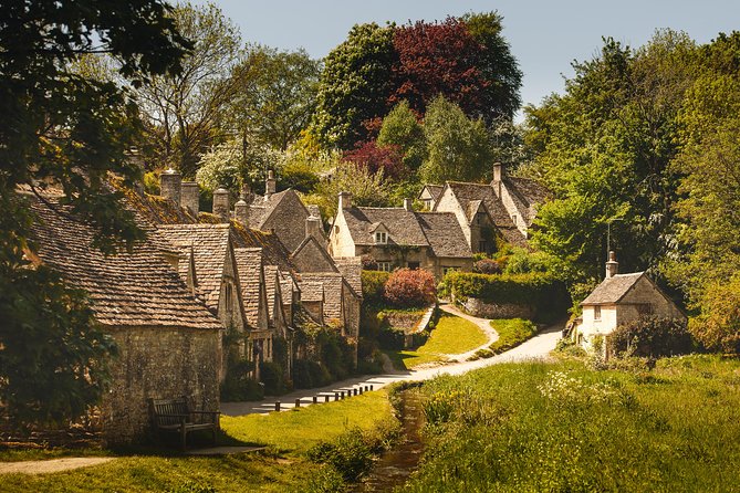 Oxford and Traditional Cotswolds Villages Small-Group Day Tour from London - The real value: the guide narration and the drive between stops
