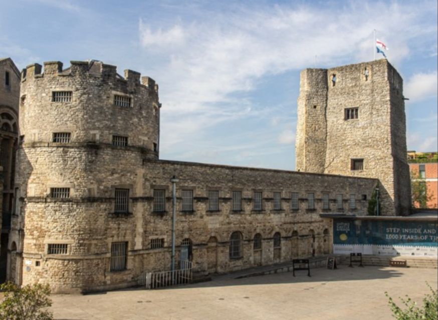 Oxford Castle and Prison: Guided Tour - Oxford in one hour, from tower views to prison cells