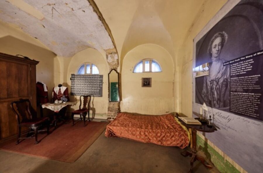 Oxford Castle and Prison: Guided Tour - Descending to the 900-year-old crypt beneath St George’s Chapel