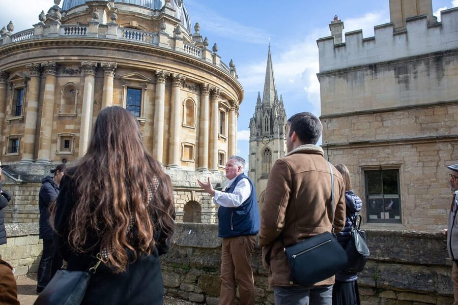 Oxford: City and University Tour, including college entry - Meeting at Trinity College gates, then walking with purpose