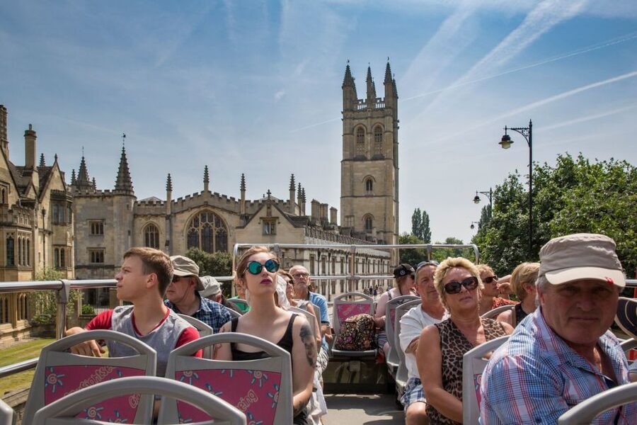 Oxford: City Sightseeing Hop-On Hop-Off Bus Tour - Climbing aboard, getting those college-courtyard views the easy way
