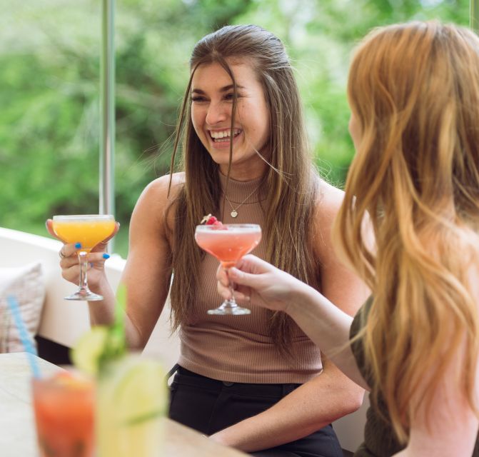 Oxford: Evening Sightseeing River Cruise with a Cocktail - The Included Cocktail: Why the Drink Makes the Views Better