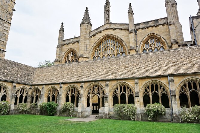 Oxford Harry Potter Film Locations Walking Tour by Alumni™ - Radcliffe Square: where the city’s center does the acting