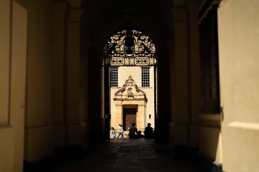 Oxford: Harry Potter Film Tour Led by University Alumni - Oxford University Through a Student Lens, Not Just Movie Lore