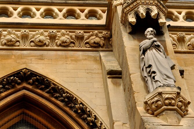 Oxford: Official CS Lewis and JRR Tolkien Walking Tour - St Giles and the Inklings Meeting Orbit: Eagle and Child and Lamb and Flag