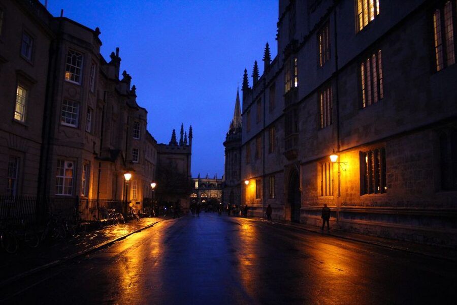 Oxford Official Ghost Tour - From Dark Alleys to College Lights: The Core Walking Route