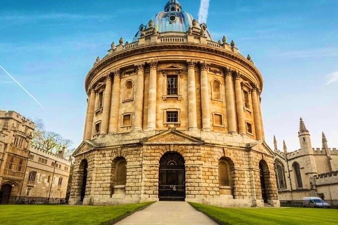 Oxford Official University & City Tour - Trinity College stop, the face of Oxford University on your first glance