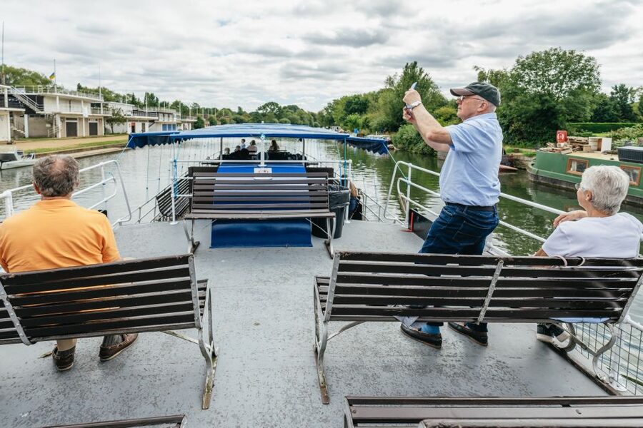 Oxford: River Thames Sightseeing Cruise - Deck Choices, Comfort, and Rain or Shine Timing