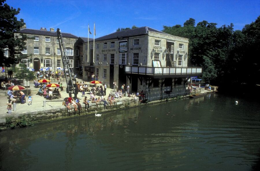 Oxford: Sightseeing River Cruise - From No. 1 Folly Bridge to the Thames Isis, in 45 minutes