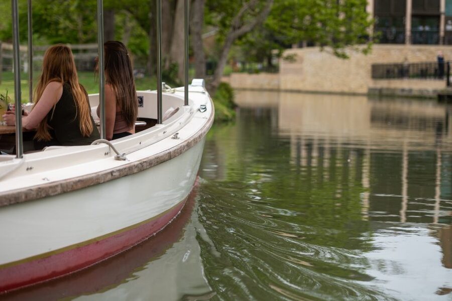 Oxford: Sightseeing River Cruise - Folly Bridge and Christchurch Meadows, plus why these stops feel so Oxford