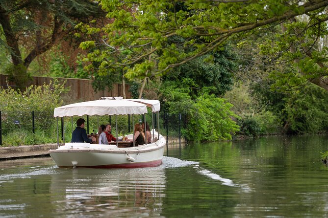 Oxford Sightseeing River Cruise Along The University Regatta Course - Start Line Matters: Meeting at the Historic Folly Bridge