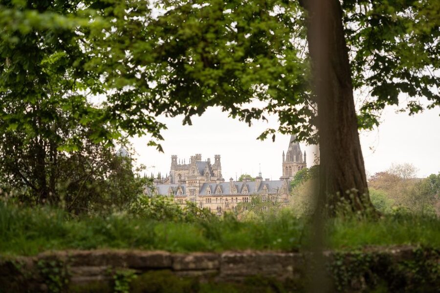 Oxford: Sightseeing River Cruise with Afternoon Tea - Boat Houses and Folly Bridge: the best views are the ones you do not walk to