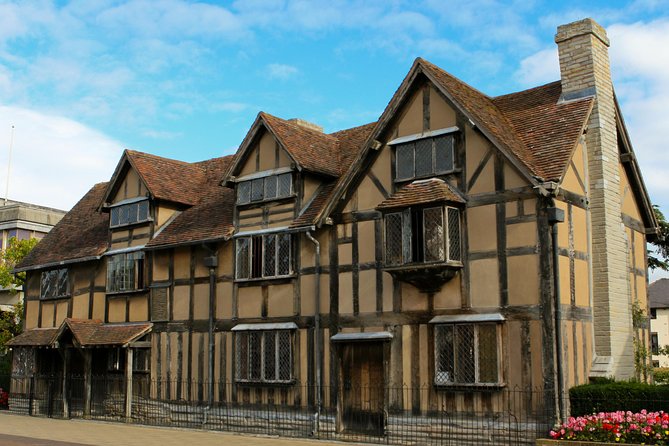 Oxford, Stratford, Cotswolds & Warwick Castle Tour from London - Warwick Castle: Where the Day Becomes Big and Visual