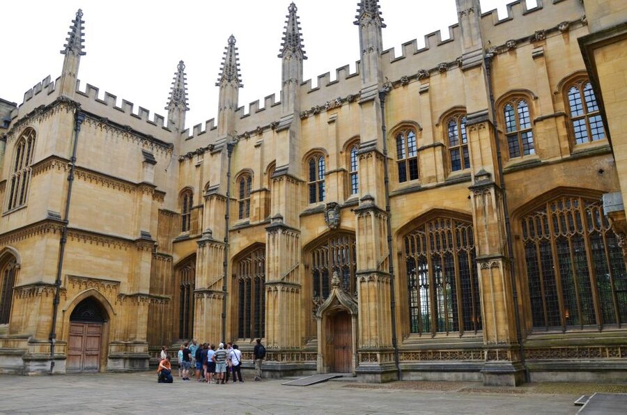 Oxford: University and City Walking Tour with Alumni Guide - Who should book this Oxford University and City walking tour