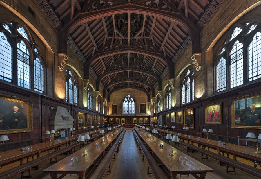Oxford: University and City Walking Tour with Alumni Guide - Old colleges and the Oxford structure, what the alumni guide helps you understand