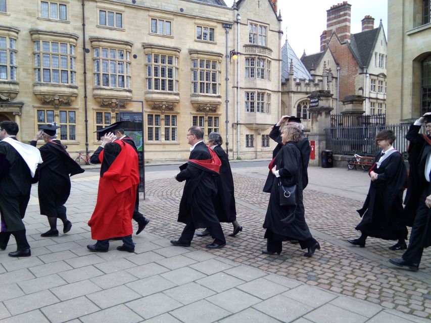 Oxford University: Guided Small Group Walking Tour - Colleges Inside and Out: What You Can and Cannot Expect