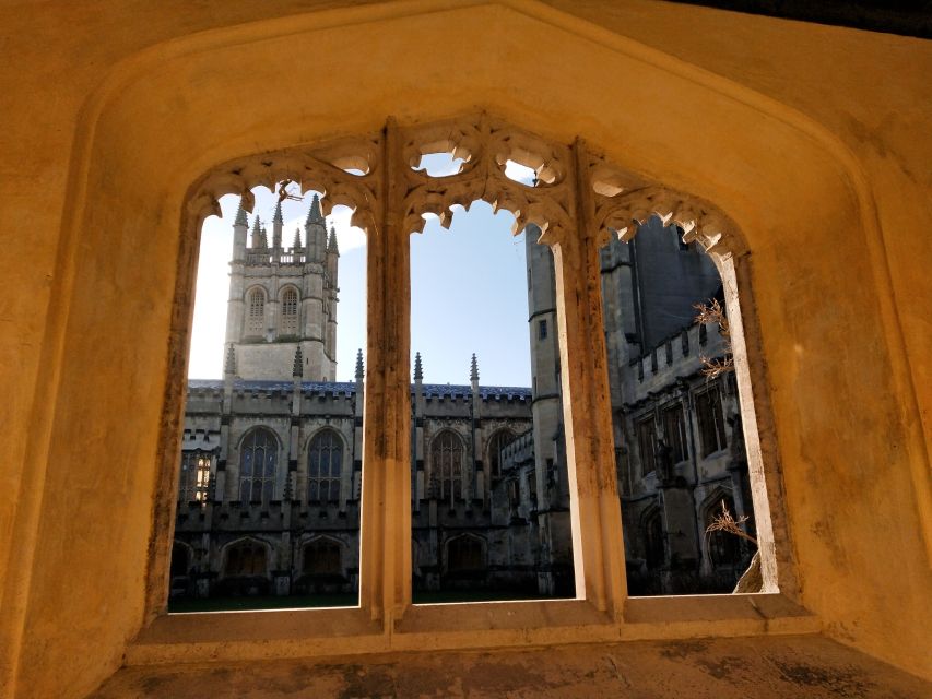 Oxford University: Guided Small Group Walking Tour - More Than Buildings: Traditions and Famous Oxford Figures