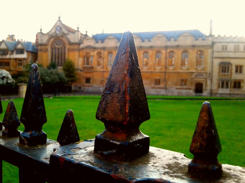 Oxford: University Tour for Prospective Students - Broad Street Start: Meeting Your Oxford Student Guide