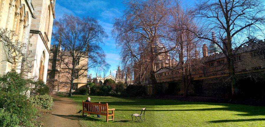 Oxford: University Tour for Prospective Students - Stepping Inside Colleges: What the Visits Teach You