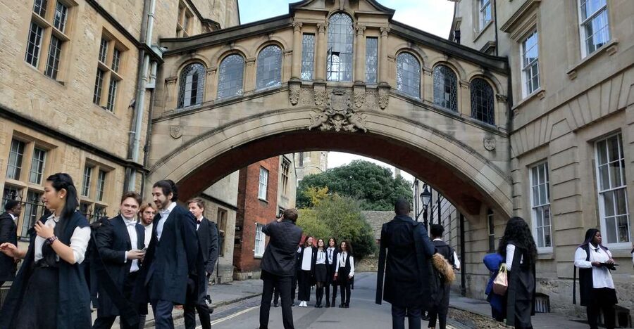 Oxford: University Tour for Prospective Students - What You Cannot See: Bodleian and College Entry Limits