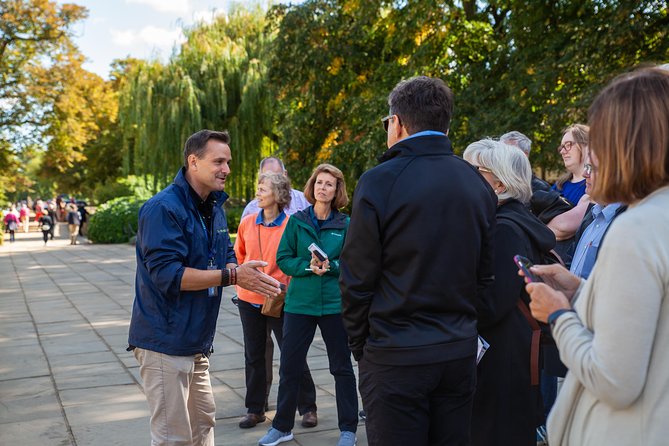 Oxford University Walking Tour With University Alumni Guide - What the guides actually bring: student stories, humor, and Q and A time