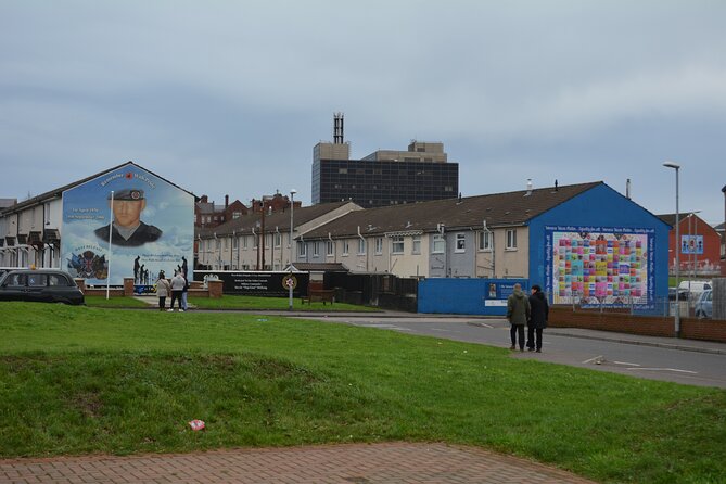 Private 1 Hour Belfast Taxi cab Tour - Bobby Sands mural and the Falls Road contrast