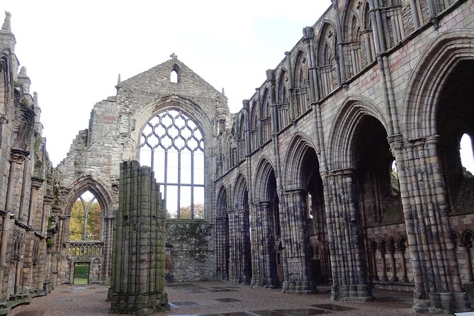 Private 4 Hour Tour of Edinburgh in a Spacious 6-seater Mercedes - Holyrood House to Arthur’s Seat: power politics, royal ground, and big-sky walking