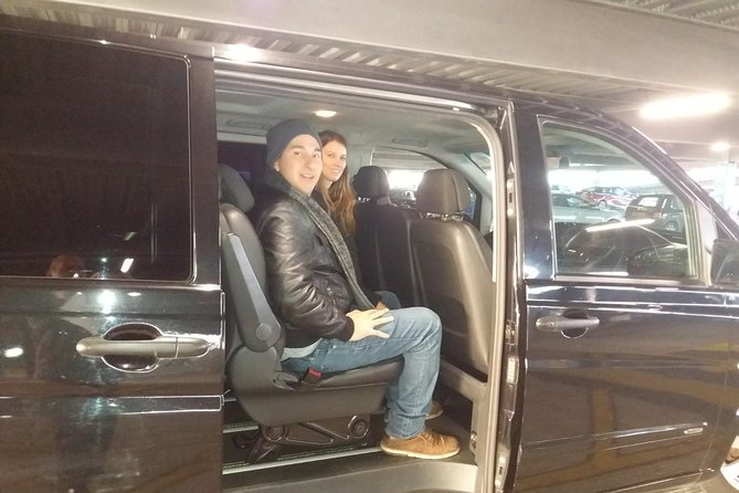 Private Airport transfer From or to Edinburgh airport (One way transfer) - The car ride you actually care about: comfort, space, and baggage rules