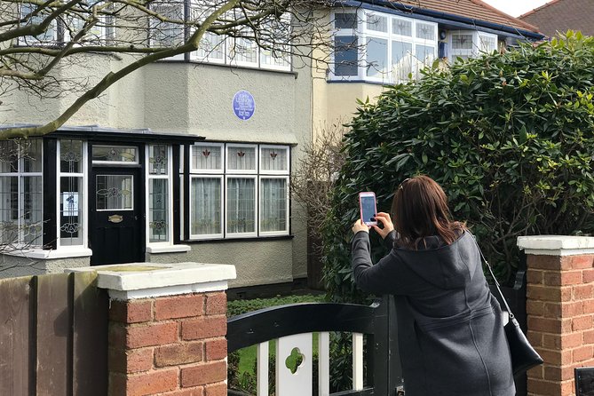 Private Beatles Car Tour, Penny Lane, Strawberry Field & childhood homes - Mendips, John Lennon’s childhood home: photo time with a catch