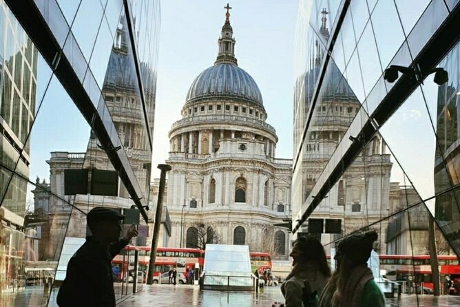 Private Black Cab Tour of London's Iconic Landmarks - Guides like Simon, Glen, Patrick, Greg, and Stephen make the day