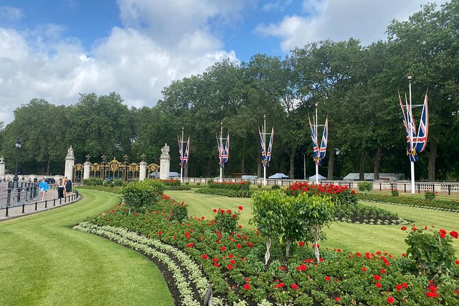 Private Day Tours in London - West End Stops: Piccadilly, Leicester Square, and Covent Garden