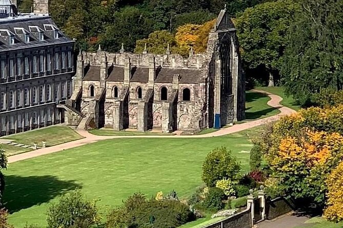 Private Edinburgh Full Day Guided Tour in a Black Cab LEVC TX - Scottish Parliament, Calton Hill, and the Forth crossing views