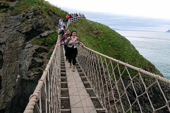 Private Giants Causeway Tour From Belfast Cruise Terminal - Bushmills Distillery, Dunluce Castle, and the Dark Hedges in one sweep